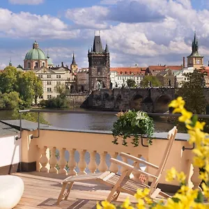Charles Bridge شقة
