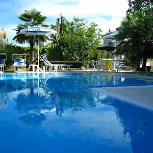 https://hotel-boomerang.emilia-romagnahotels.net